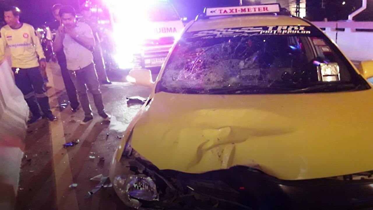 แท็กซี่ชนดับ นศ.ปี 4 รัฐศาสตร์ เที่ยวกลับดึก ขี่รถย้อนศรขึ้นสะพาน 