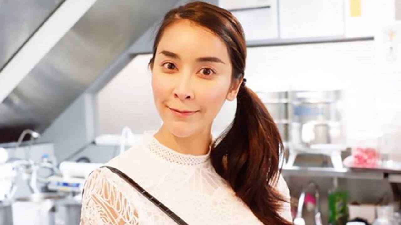 ใหม่ สุคนธวา เคลียร์ดราม่าแจกการ์ดเฉพาะไฮโซ จนถูกมองฟันกำไรงานแต่ง