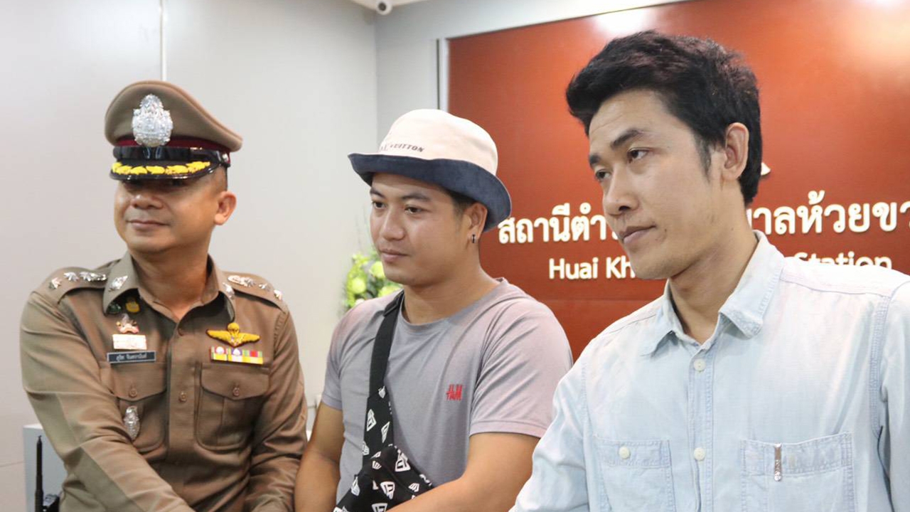 สองหนุ่มเมาด่าตำรวจ ขณะถูกตรวจค้น โร่ขอโทษยอมรับผิดกับ ตร.ห้วยขวาง