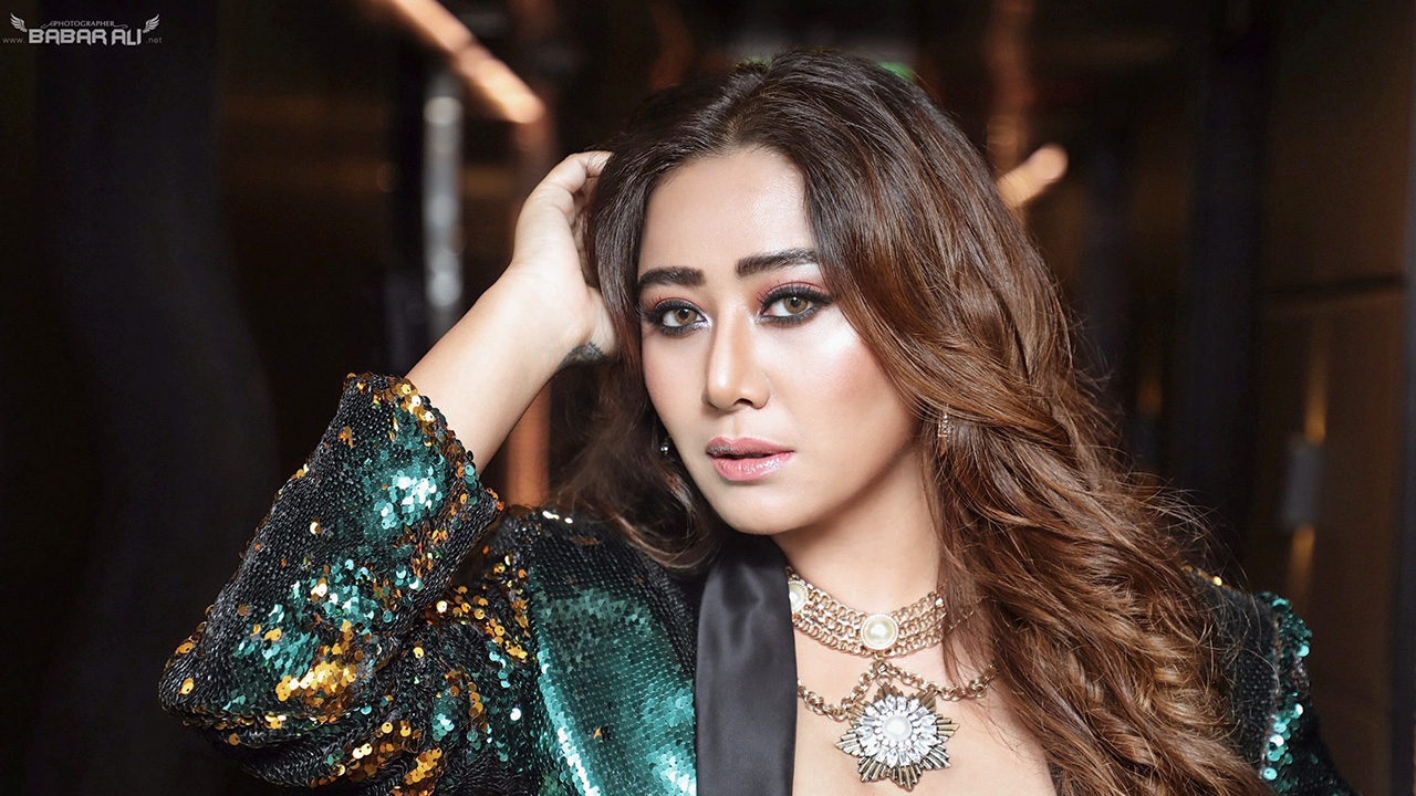 "แอน มิตรชัย" สาวไทยใจเกินร้อย เปิดอัลบั้มสุดสะพรึงตะลึงมุมไบ (คลิป)