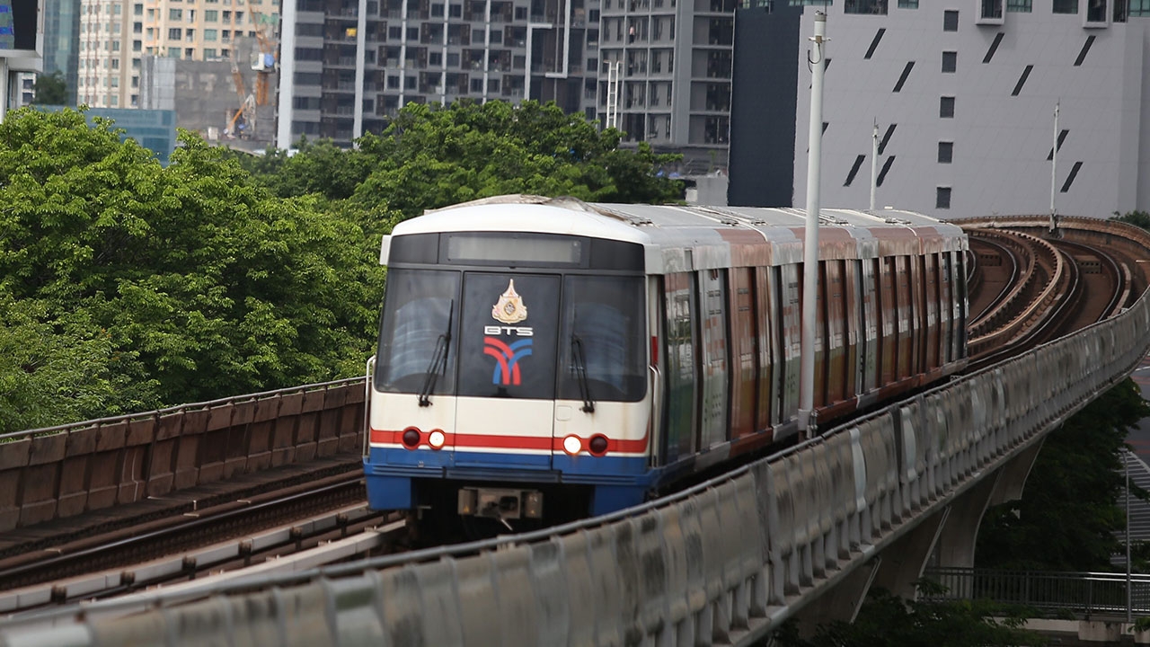 ฉลุยรถไฟฟ้าตลอดสาย 65 บาท “บีทีเอส” แลกยืดสัมปทาน 30 ปี