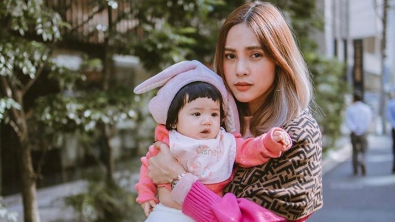 แทบขาดใจ อุ้ม ลักขณา เล่าประสบการณ์ลูกแพ้อาหารจนปากม่วงที่ญี่ปุ่น 