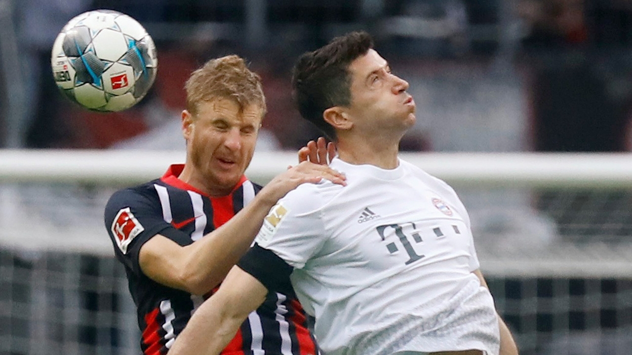 "บาเยิร์น" โดนแฟรงค์เฟิร์ตถล่ม 5-1 สรุปผลบุนเดสลีกา