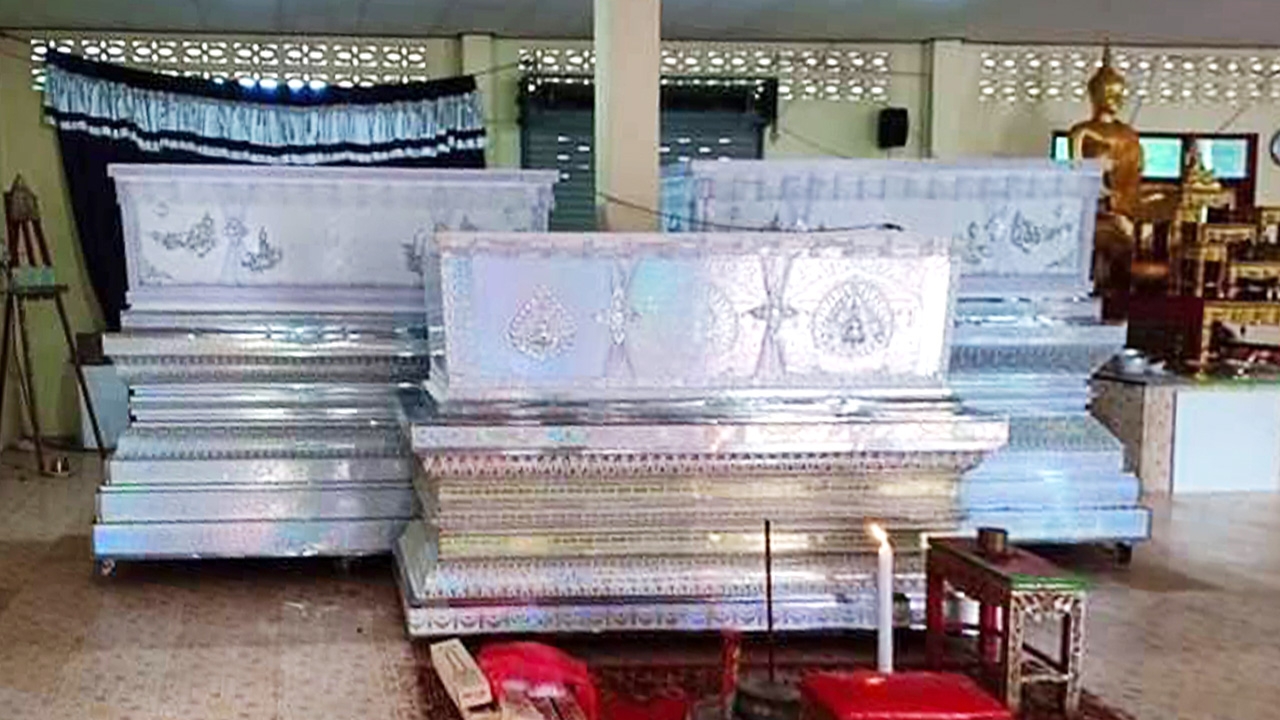 ผู้ใหญ่บ้านซิ่งเก๋งชนจยย. พ่อ แม่ ลูกสาว 5 ขวบ ตายยกครัว 3 ศพ