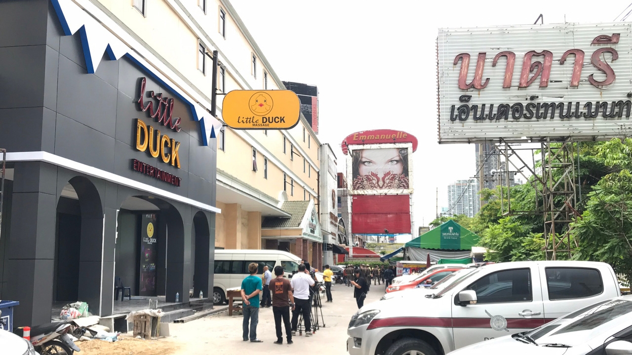 โยธาแจ้ง สน.ห้วยขวางเอาผิด "ลิตเติ้ลดั๊ก" ใช้อาคาร "นาตารี" เปิดอาบอบนวด