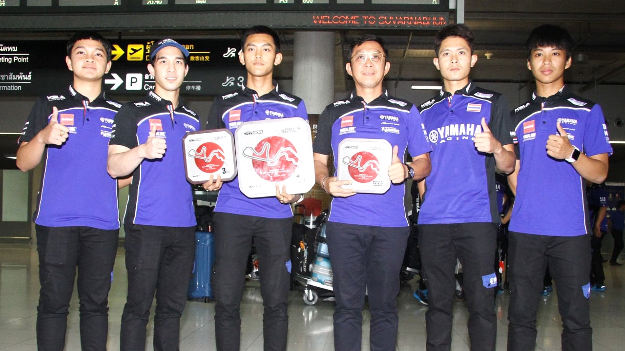 นักบิดยามาฮ่ากลับถึงไทย หลังผงาดแชมป์ทางเรียบเอเชียที่ญี่ปุ่น