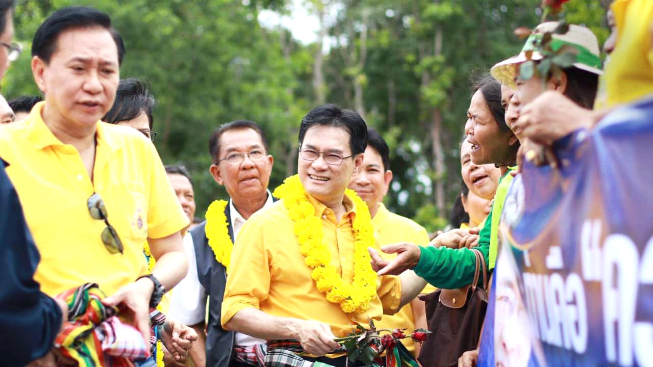 จุรินทร์ ฟิตจัด นำทีมปชป.ลงพื้นที่ ฟังปัญหาชาวไร่มันฯโคราช 