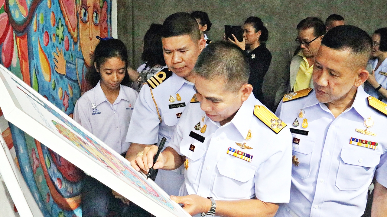 "บิ๊กลือ" เปิดหอศิลป์ถิ่นนาวี ร.ร.ต้นแบบ EEC ศูนย์การเรียนรู้ศิลปะ