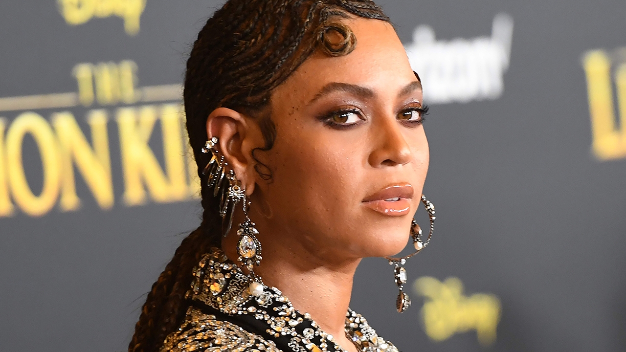 เป๊ะพร้อมลูกสาว บียอนเซ่ นักร้องรวยหมื่นล้าน  