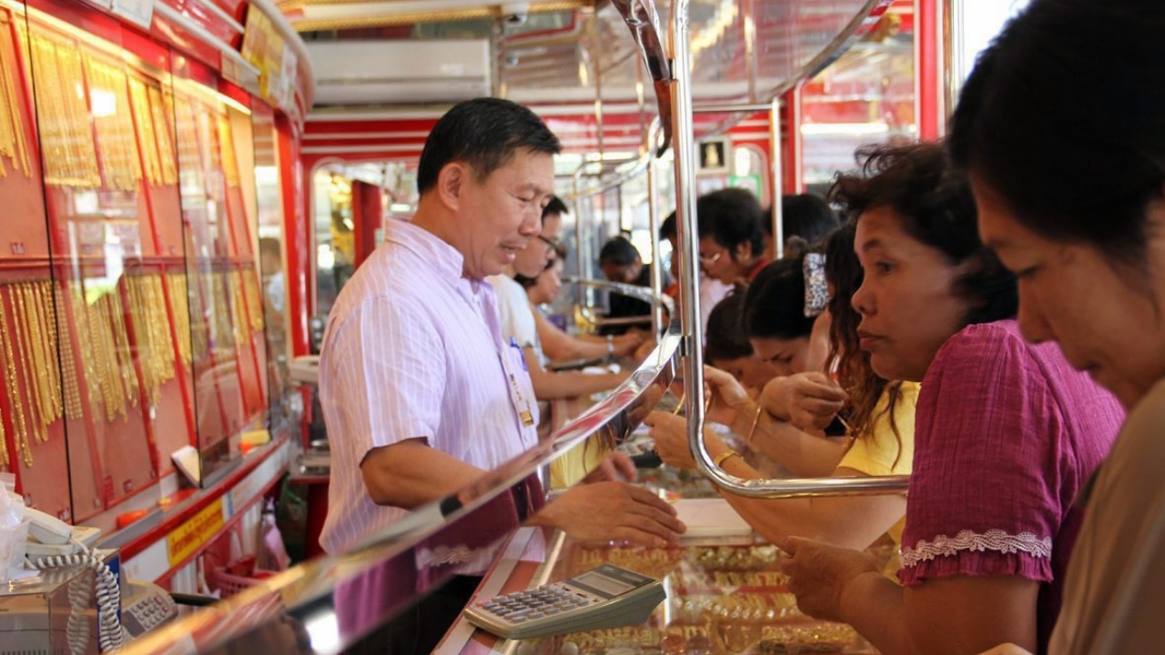 จับตาแรงเทขาย กดดันราคาทองร่วง คาดบาทละ 20,000-21,000