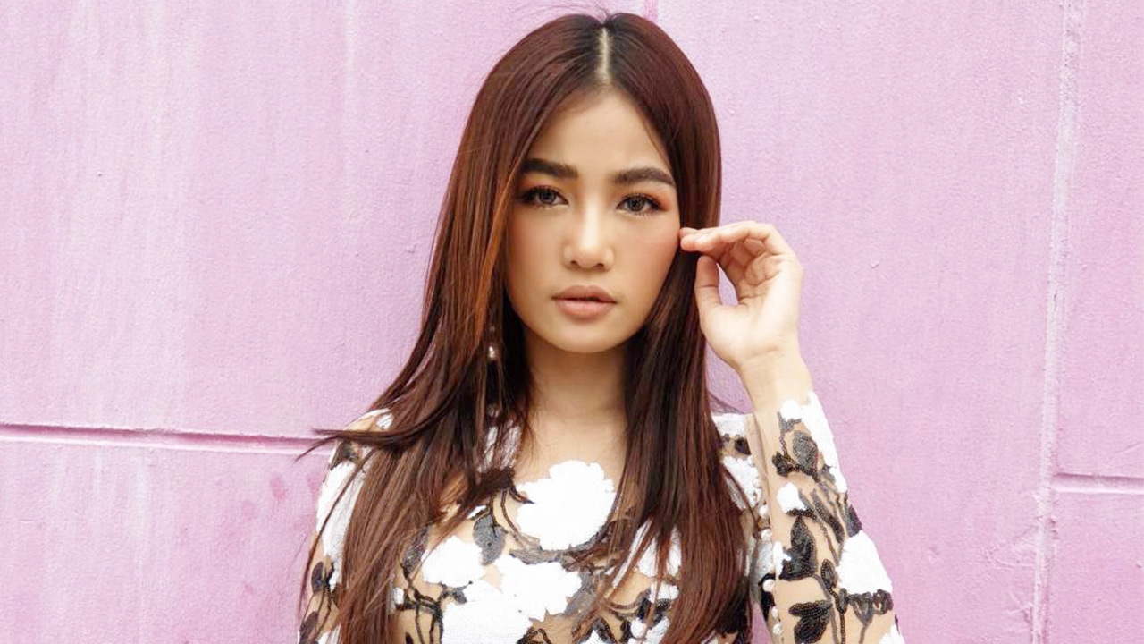 "กระแต อาร์สยาม" ร่วมชาเลนจ์ โชว์ลีลาเตะเปิดฝาขวด