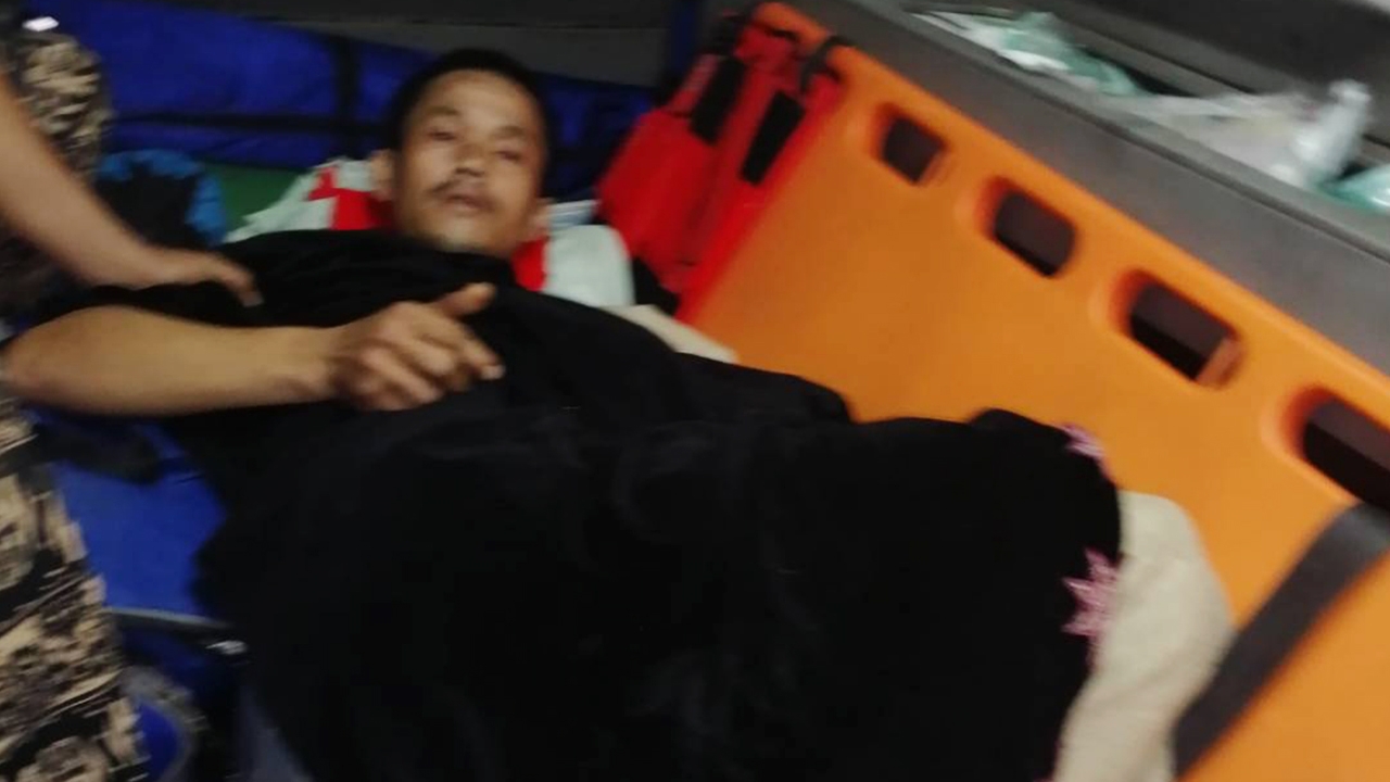 ช็อกทำปืนตก ลั่นโป้งใส่พุงตัวเอง หนุ่มซวยซ้ำ เจ็บตัวแล้วยังโดนจับ