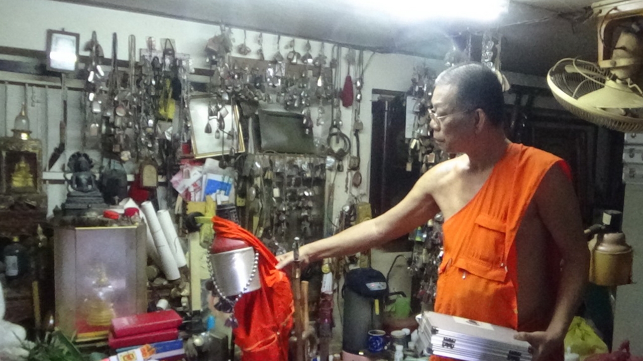 โจรแสบ ย่องงัดกุฏิวัดเมืองอ่างทอง ฉกพระเครื่องดัง มูลค่ากว่า 50 ล้าน