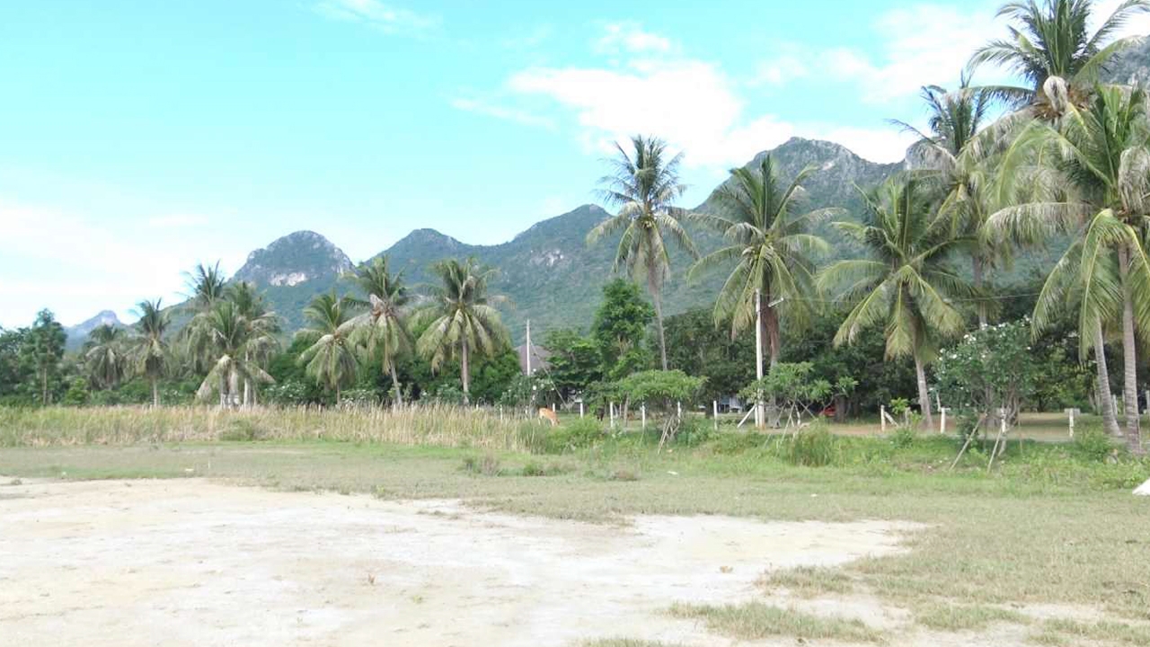 เปิด ทำเล "ที่ดินแม่แพรวา" 21 ไร่ ใกล้ทะเล 50 ล้าน แพงไปไหม