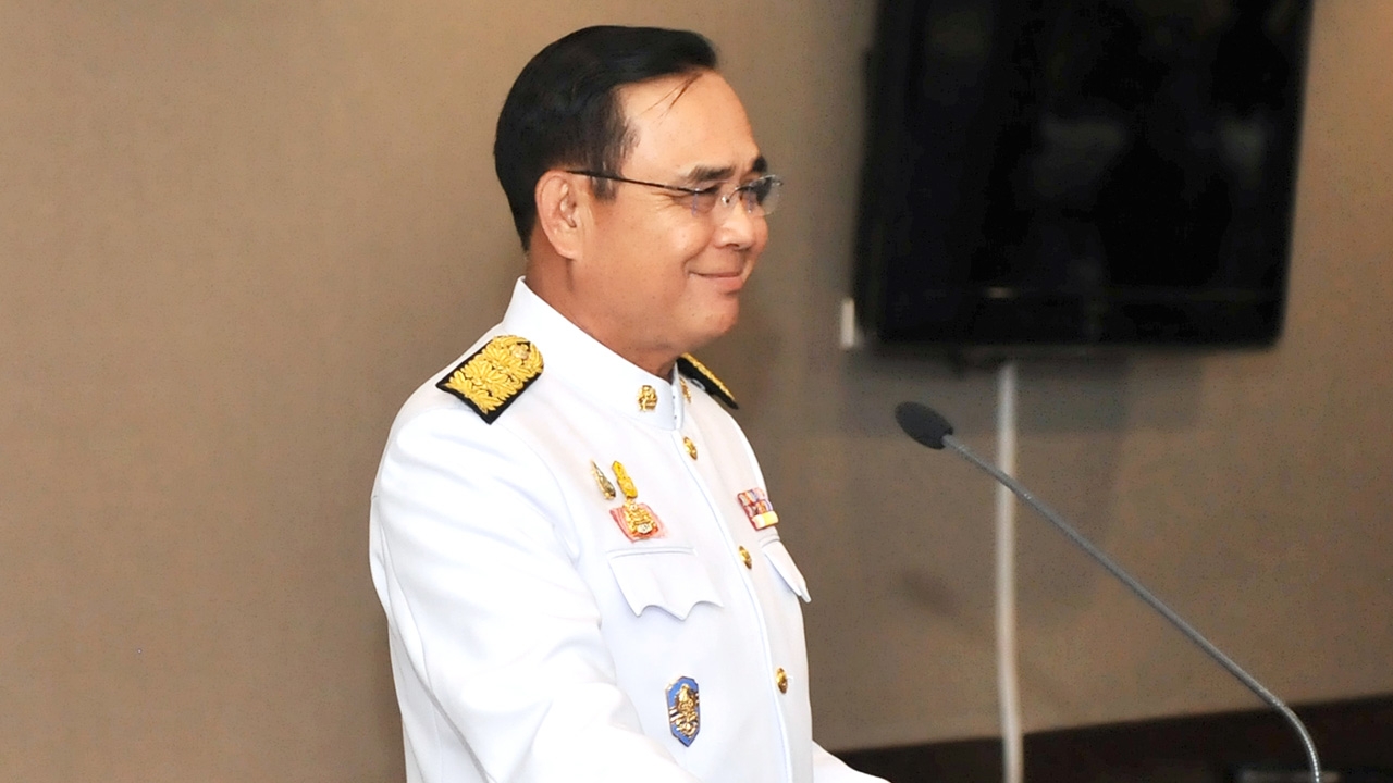 ศาลรัฐธรรมนูญรับคำร้องวินิจฉัยความเป็นรัฐมนตรี “บิ๊กตู่” ปมลักษณะต้องห้าม