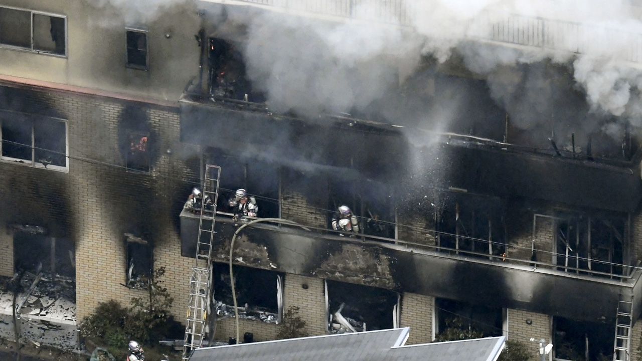 ระทึก วางเพลิงสุดสยอง ตึกสตูดิโอแอนิเมชั่นในเกียวโต ตายเจ็บอื้อ (คลิป)