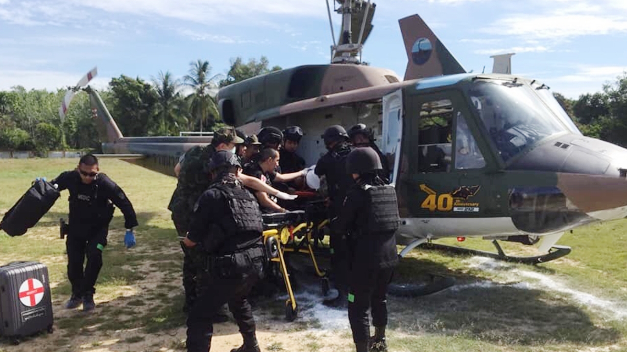 แพทย์โรงพยาบาล มอ.ตัดขา 2 ข้าง ทหารพรานนราธิวาส โดนระเบิดเจ็บสาหัส 