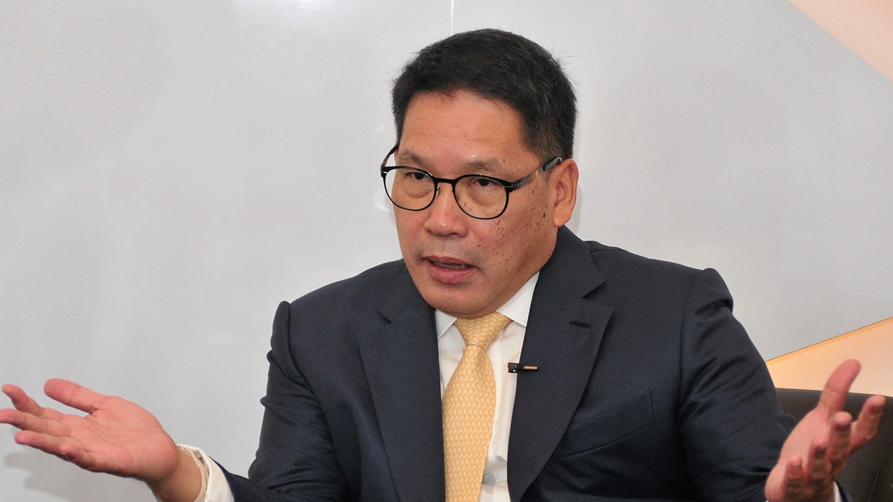 "อุตตม" แจง ไม่ทิ้งนโยบายลดภาษีบุคคล อุบชื่อคนอภิปรายแถลงนโยบายรบ.