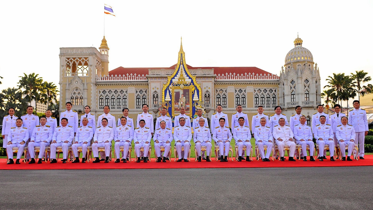 กะเทาะแก่น “นโยบายด่วน” รัฐบาลเรือเหล็ก ปากท้อง-แก้ รธน. ชนวนสนิมเนื้อใน