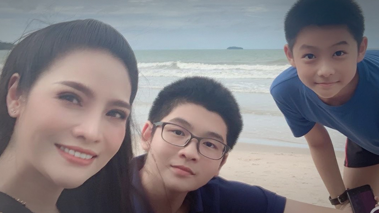 อรอนงค์ โพสต์ภาพคู่ลูกชายกำลังใจเต็มร้อย ถ้าไม่สู้แล้วจะฝากชีวิตไว้กับใคร