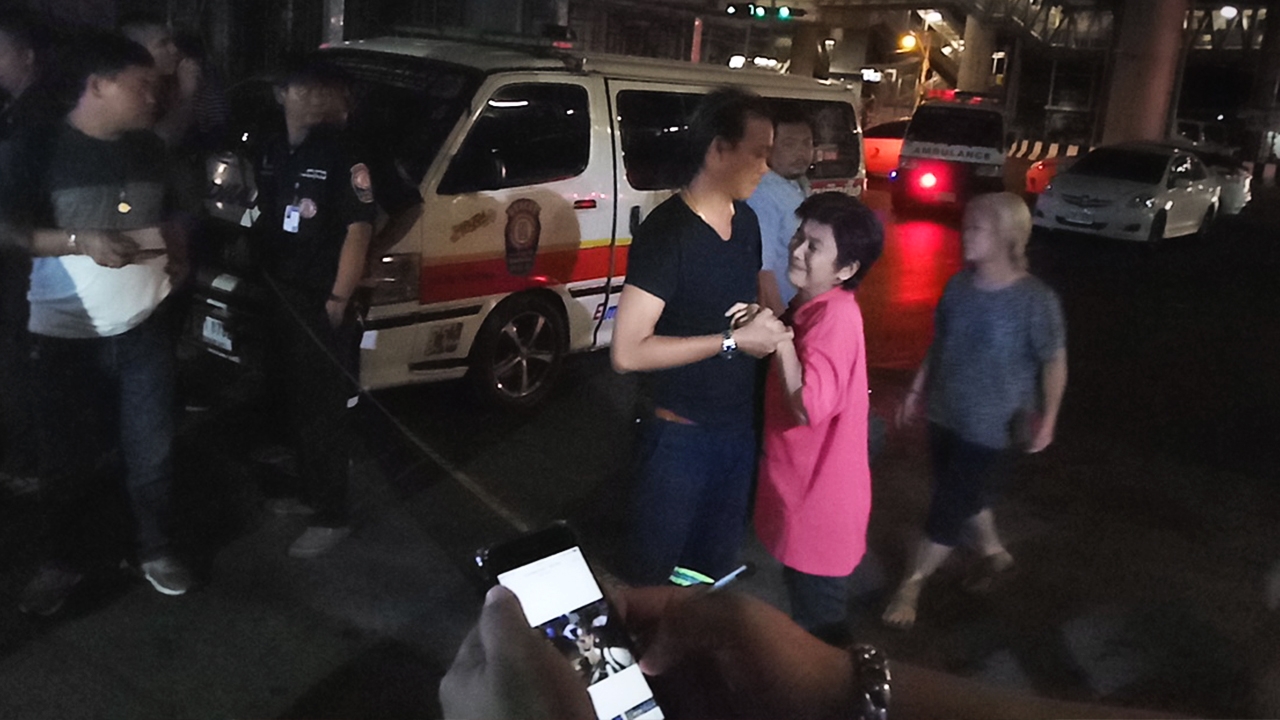 เซียนพระเครียดจัด ติดหนี้นอกระบบ ปีนราวสะพานยิงตัวดับ กลางสี่แยกท่าพระ