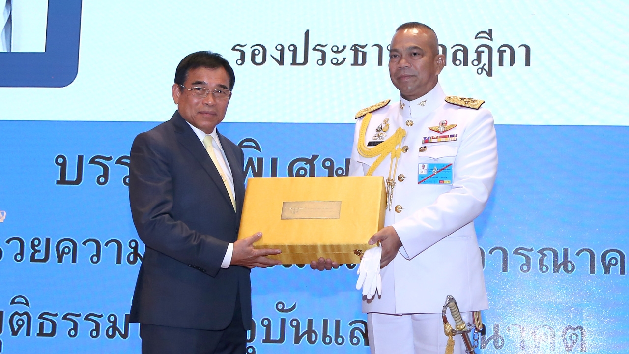 กห.รับพระราชทานภาพถ่าย ร.10 อัญเชิญประดับ ณ ศาลทหารทั่วราชอาณาจักร