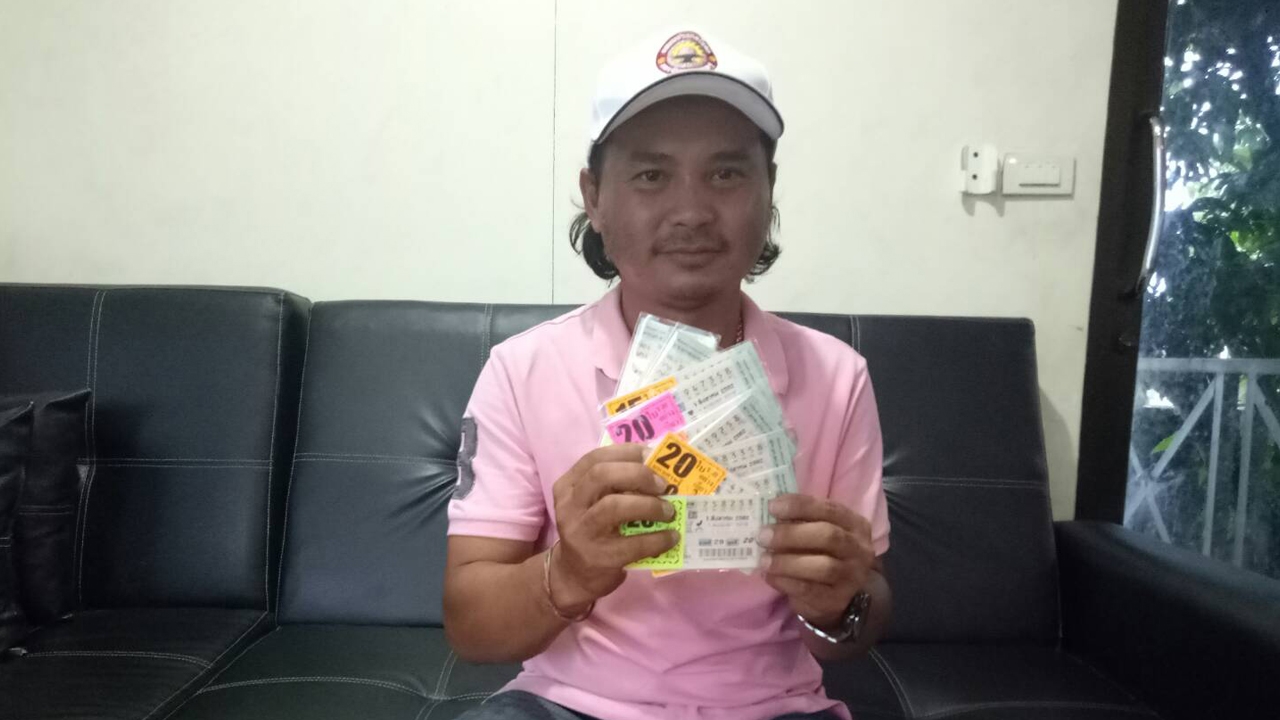 เสี่ยค้าของเก่าที่บ่อวิน ดวงเฮงถูกหวยเลขท้าย 58 รวดเดียว 245 ใบ