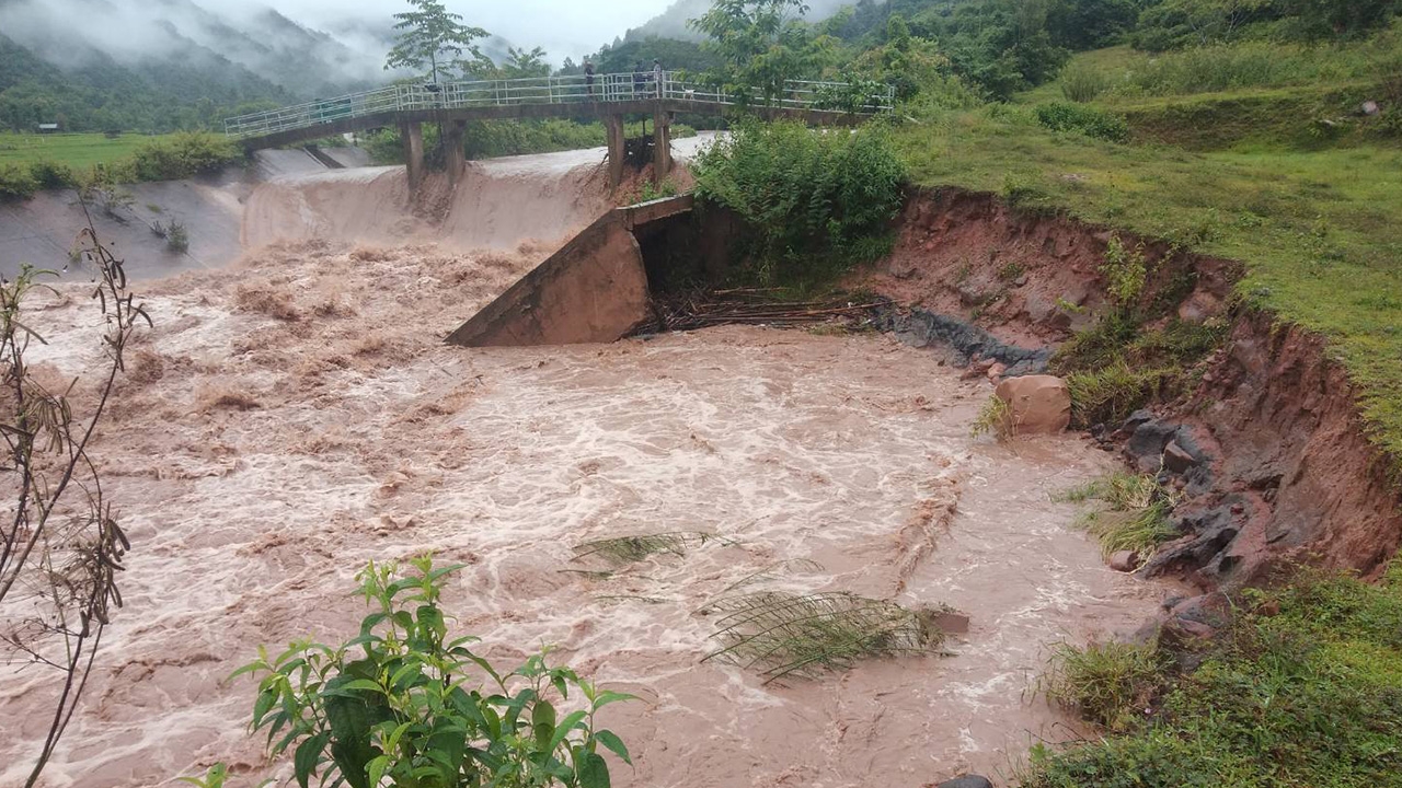 น่านฝนตกหนัก เสี่ยงดินถล่ม 2 อำเภอ ปภ.จังหวัดสั่งอพยพ ปชช.พื้นที่เสี่ยง