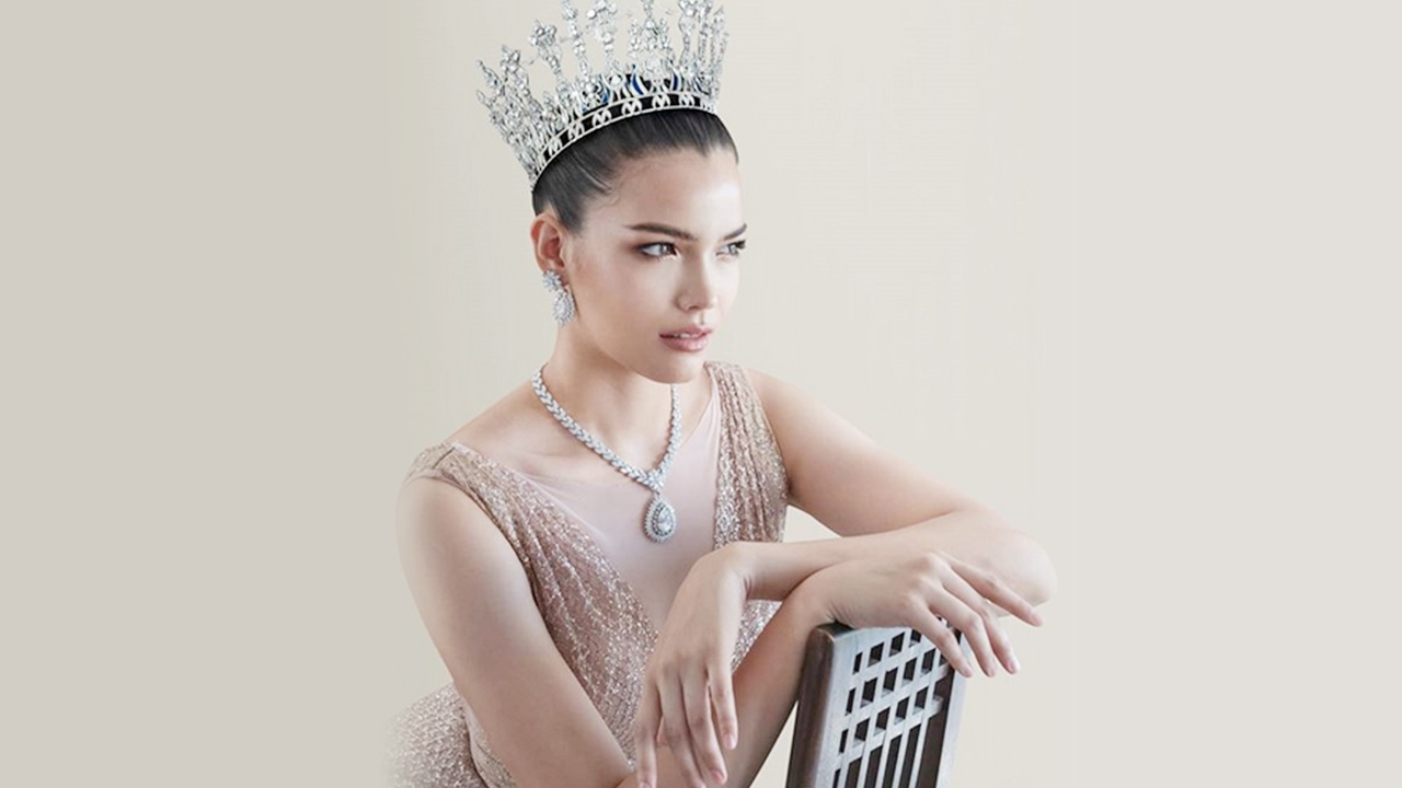 เปล่งประกายสุดขีด ฟ้าใส มีแววสูงได้เป็นมิสยูนิเวิร์ส  