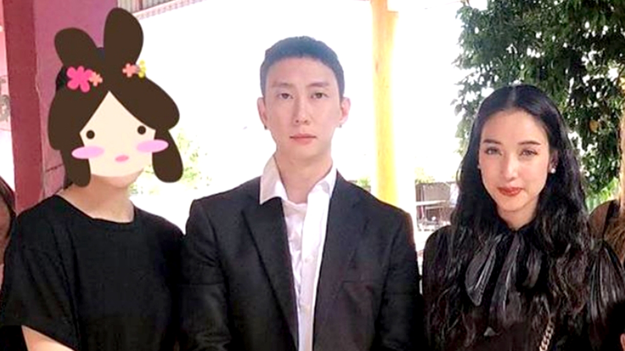 ชาวเน็ตสงสัย แพท ณปภา เอารูปการ์ตูนปิดหน้าใครที่ยืนข้าง เบนซ์ เรซซิ่ง