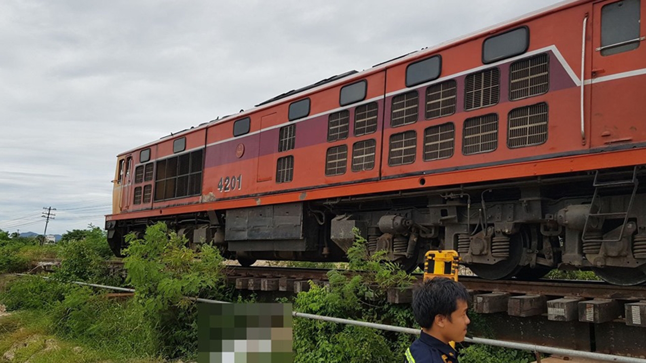 หนุ่มก่อสร้างวิ่งกระโดดให้รถไฟชนตายสยอง ต่อหน้าเพื่อนร่วมงาน