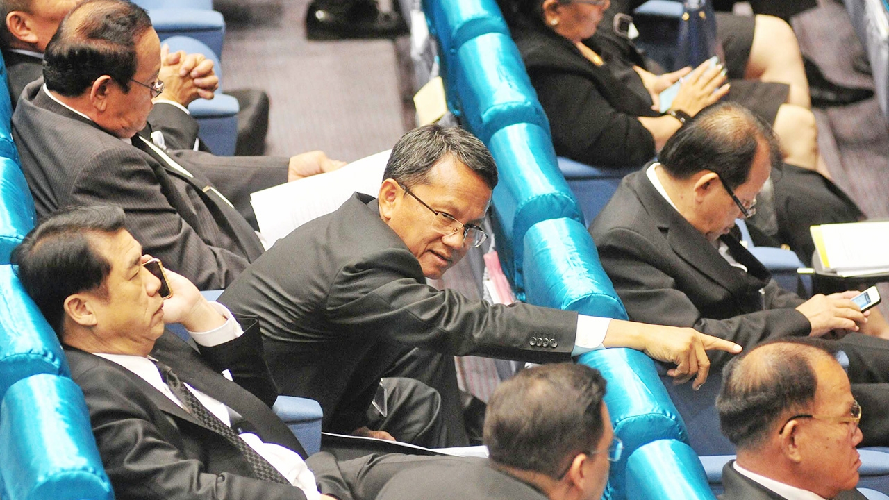 พลังประชารัฐ สั่ง ส.ส. ห้ามขาด-ป่วย วันแถลงนโยบายรัฐบาล ลากยาวถึงตี 1