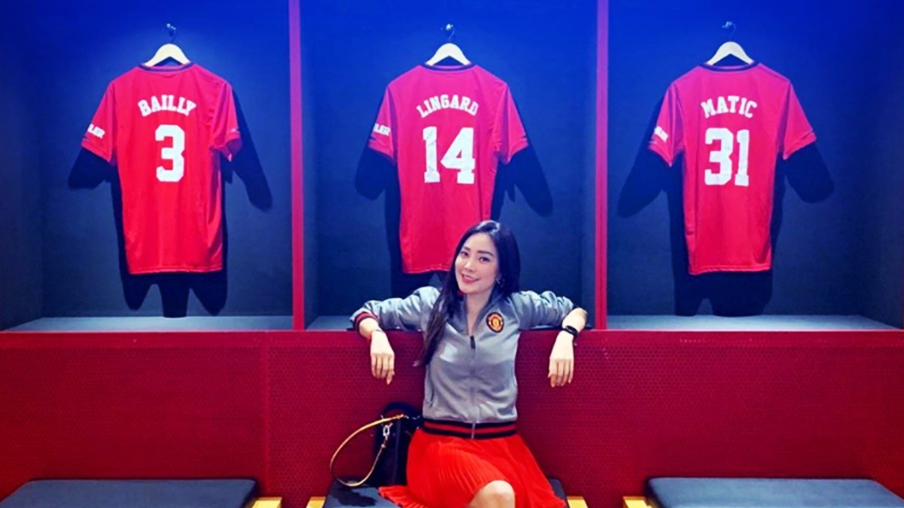 "เมย์ พิชญ์นาฏ" โพสต์รูปกับชุดแข่งผีแดง ลินการ์ดกดไลค์