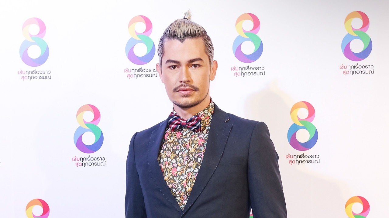 กระแสตีกลับ อ้น สราวุธ โพสต์รูปคนไม่ยืนเคารพเพลงสรรเสริญในโรงหนัง