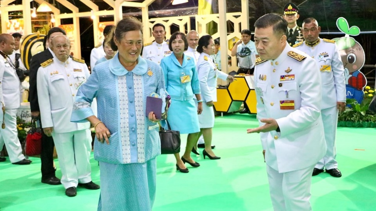 ส.ป.ก.รับเสด็จฯทรงเปิดงาน สีสรรพรรณไม้ เทิดไท้บรมราชินีนาถ ครั้งที่ 13