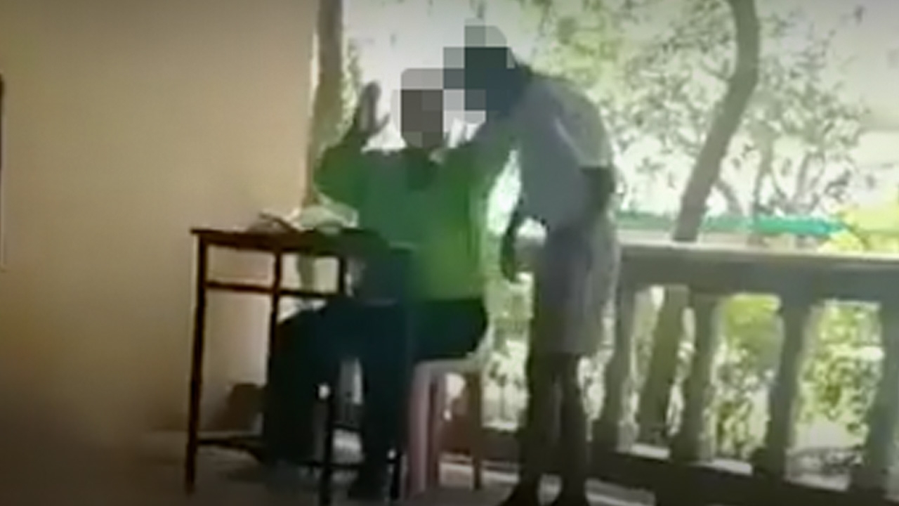 โดนล้อเลียนเลยลงโทษ ครูตบปากเด็ก เสียใจถูกประจาน ยันไม่ได้ทำแรง