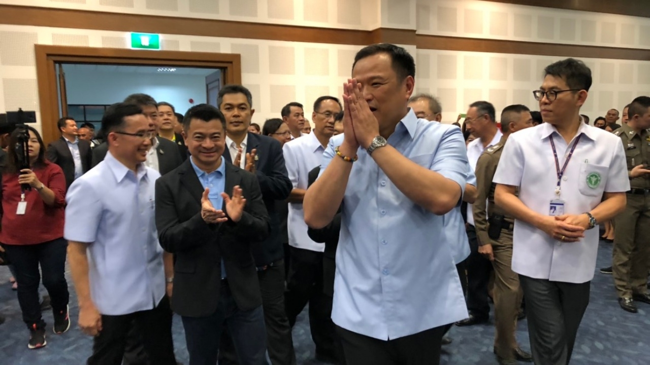 "อนุทิน"ลุยงานวันหยุด บุกโคราช ดูปัญหา รพ.แออัด ขาดประชุมมีภารกิจสำคัญ