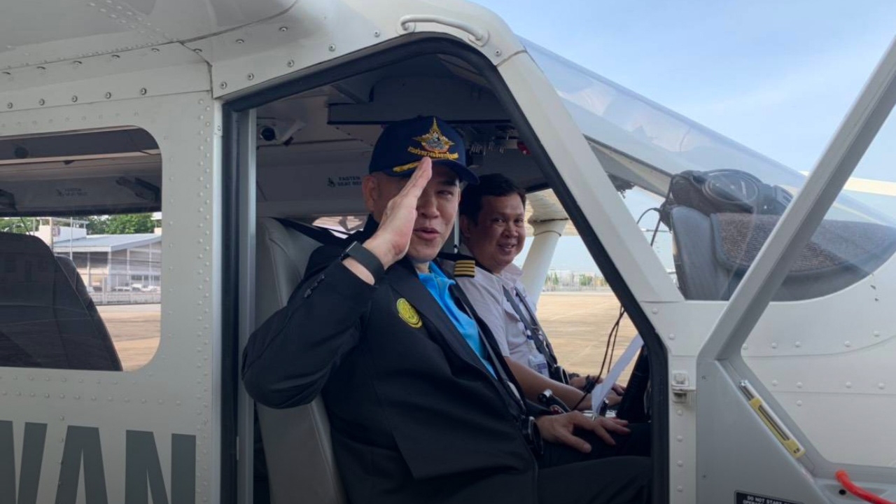 "ร.อ.ธรรมนัส" โชว์ ใช้เครื่องบินส่วนตัว ไปงานเกษตรออนไลน์ ที่สระบุรี 