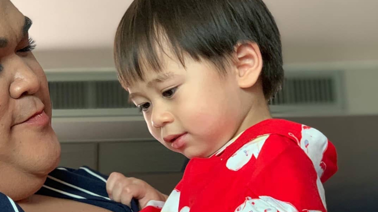 ปิงปอง ไดอารี่ตุ๊ดซี่ส์ เผยสาเหตุที่ สายฟ้า ลูกแม่ชมพู่ ยอมให้อุ้ม 