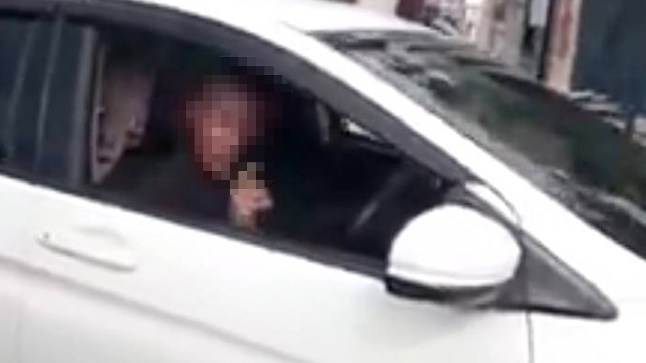 สั่งสอบตร.ขับเก๋งขาวโชว์ปืนขู่เพื่อนร่วมถนน คนรู้จักบอกเป็นคนตลกใจเย็น