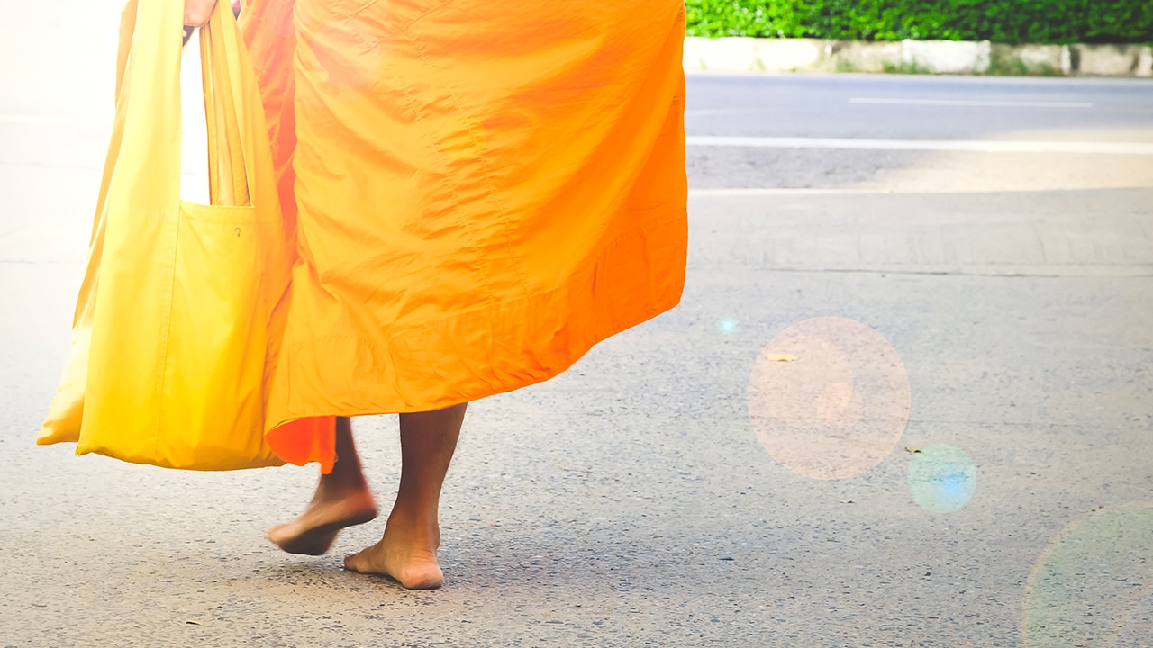 แฉ "พระฝรั่ง" ชื่อดัง เสพเมถุนสีกา 'เช็ค' คนค้นฅน รู้มานาน วอนตรวจสอบ