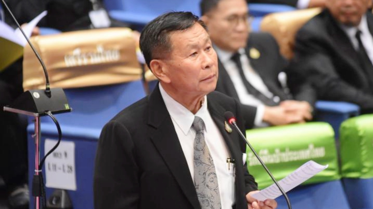 "เสรีพิศุทธ์" ขยี้ต่อ จี้ถาม "สุชาติ" แขวะปม ครม.ถวายสัตย์ฯไม่ครบ