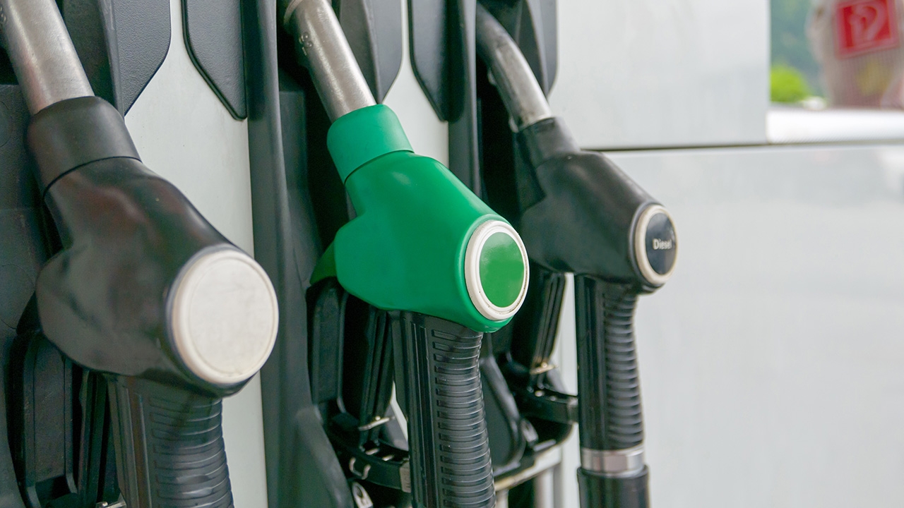 ต้องพูดให้เข้าใจ ถกสนั่นบอกเด็กปั๊มเติม E20 แต่ได้ B20 รถน็อกกลางถนน