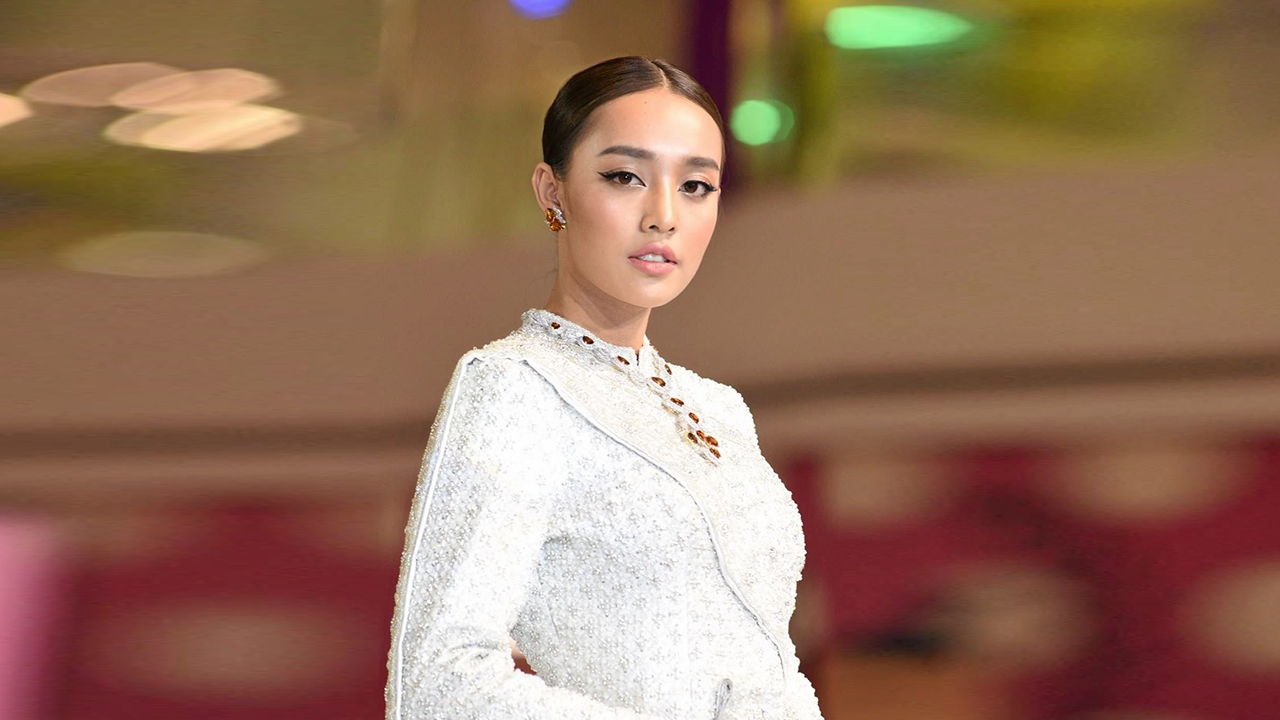 “น้ำตาล” นำทัพนางแบบเดินแฟชั่นโชว์ชุดผ้าไหม ทรัพย์แผ่นดิน ศิลป์สยาม : Thai Treasures
