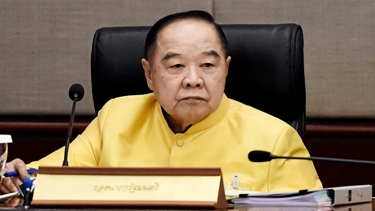 “ประวิตร” ยัน รพ.สุรินทร์ พ้นวิกฤติ กั๊กจ่อนั่ง ปธ.ยุทธศาสตร์พลังประชารัฐ