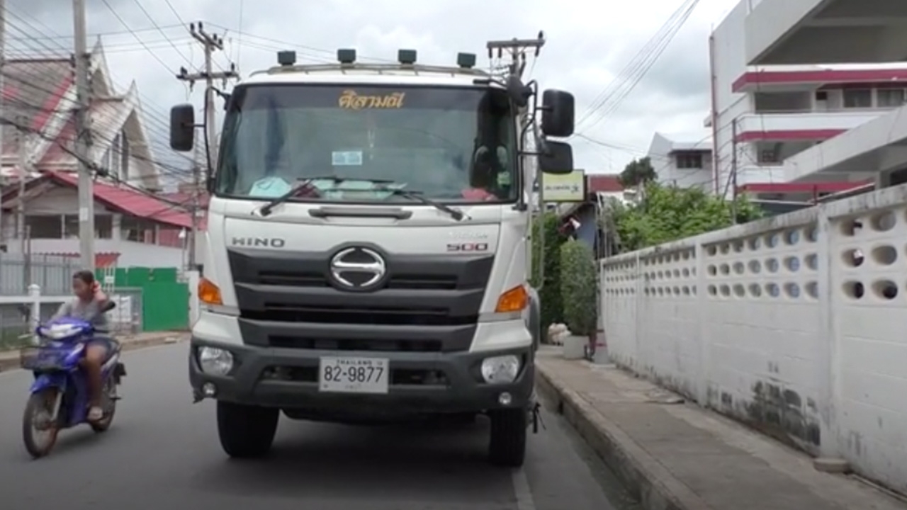 คนขับรถพ่วงทับสาว 15 ปีตาย มอบตัวกับตร.ชัยนาท แม่ยันเอาผิดถึงที่สุด