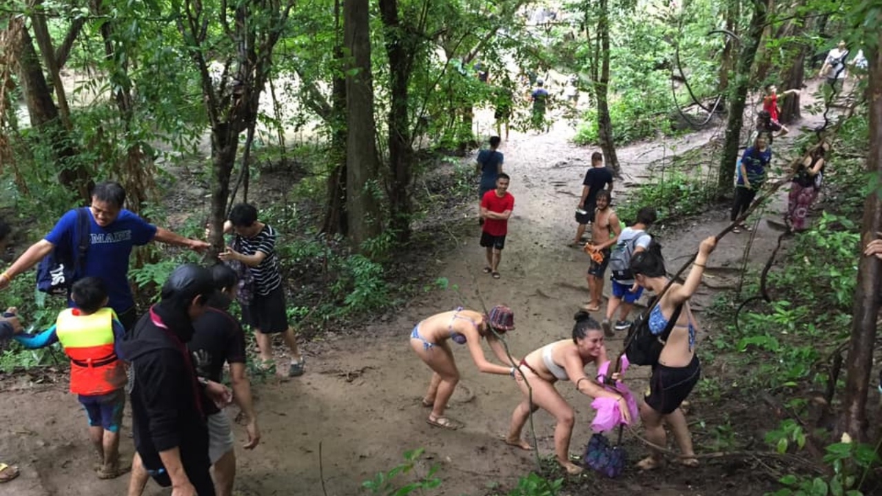 ฝนตกโคลนลื่น นักท่องเที่ยวเจ็บเพียบ ปิดชั่วคราว น้ำตกเอราวัณ ชั้น 6-7 