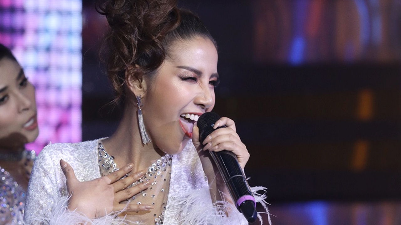 5 ตุลาคม ใบเตย-แมน พร้อมแต่งงาน 
