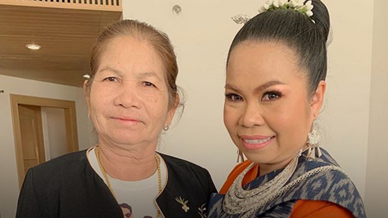 ให้แม่ไปหมดทุกอย่างแล้ว ตุ๊กกี้ จัดครบหมด 