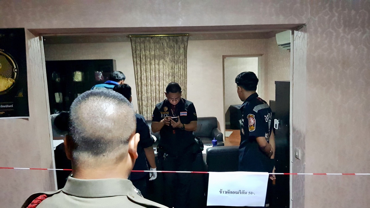 ลุงวัย 60 เครียดปัญหาชีวิต คิดสั้น ซดยาล้างห้องน้ำดับ คาคอนโดหรู 